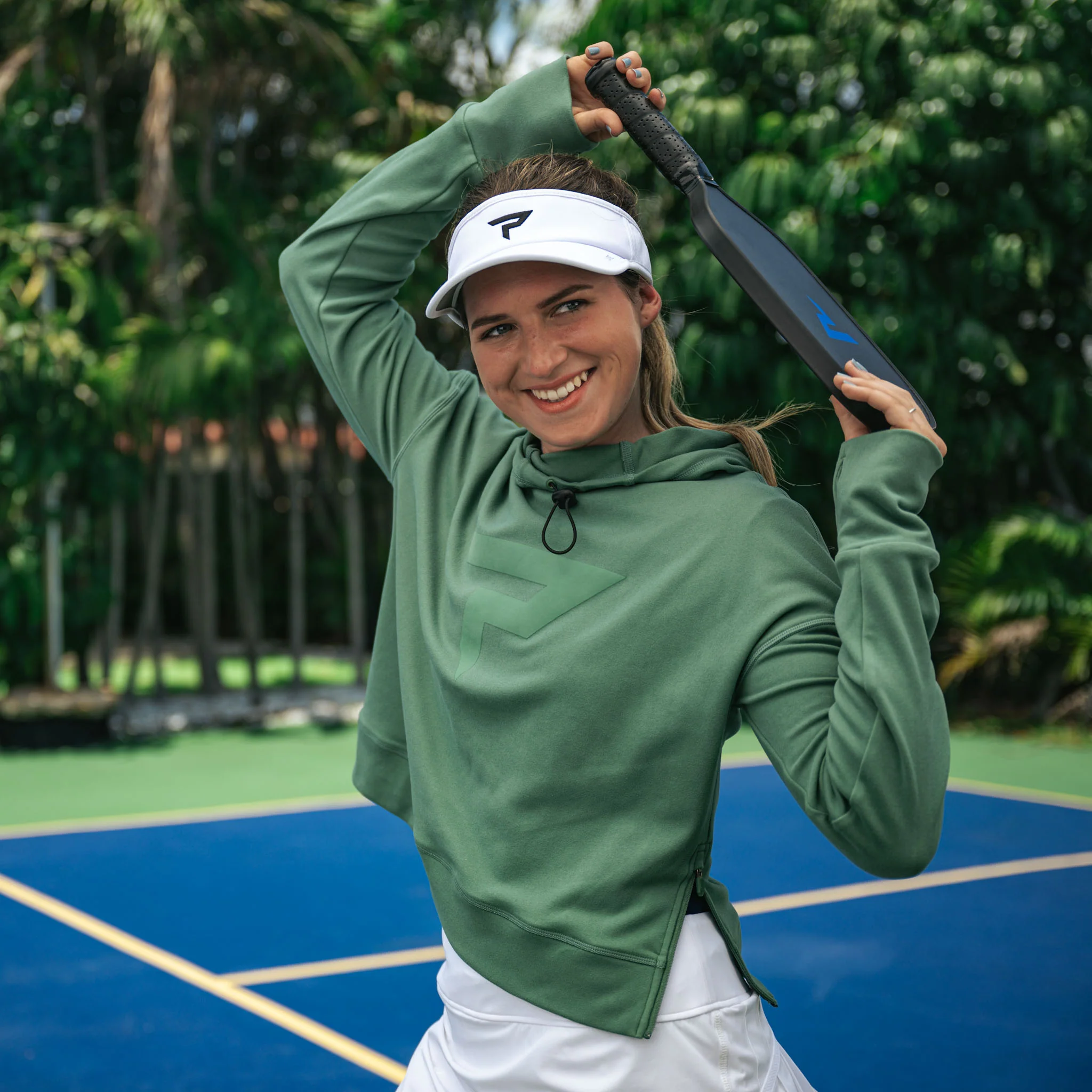 Women's Fleece Cropped Hoodie - Image 3